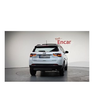 รถจี๊ป คอมพาส 2.4 ลิมิเต็ด ขับเคลื่อนสี่ล้อ รุ่นกันยายน 2022 วิ่ง 25,893 กม. เกียร์อัตโนมัติ มาตรฐานไอเสียยูโร 5 เบาะหนัง กล้องมองหลัง สำหรับคนขับด้านซ้าย - Product Image 4