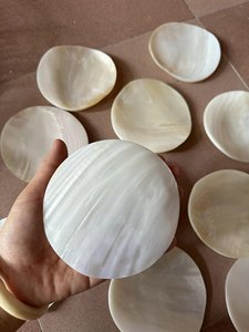 Plateau décoratif de luxe fait main en argent plaqué, avec coquille naturelle et nacre, écologique, pour bijoux, bibelots et décoration intérieure - Product Image 3