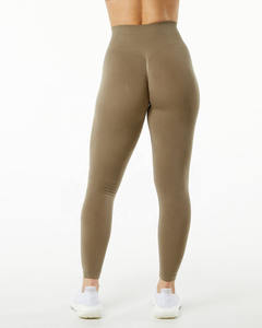Leggings de sport pour femme, coutures durables, longue durée, extensibles, pour entraînement et fitness. - Product Image 3