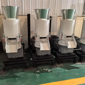 Granulés de bois de pin écologiques pour chaudières industrielles, poêles de chauffage résidentielles et production d'énergie renouvelable durable - Product Image 1