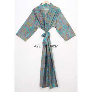 Enveloppez-vous dans la douceur du kimono en coton pour une retraite relaxante, kimono à col en V avec un design simple et un imprimé floral pour un usage décontracté - Product Image 1