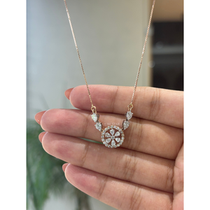 Collar Exclusivo con Diamante Cultivado en Laboratorio de Corte Pera de 1.10 Ct, Certificado IGI, Halo Floral, Oro de 14K, Regalo de Boda, Joyería Fina de Lujo para Fiestas - Product Image 2