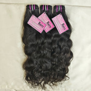 ผมแท้ธรรมชาติอินเดียแบบ Remy ขนาด 26 นิ้ว แบบมัดเป็นช่อจากผู้บริจาคคนเดียว เนื้อผมหยักศกธรรมชาติ ไม่ผ่านการแปรรูป พร้อมลอนลึก - Product Image 1