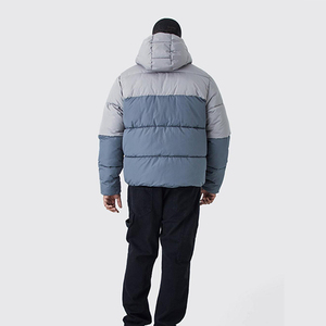 เสื้อแจ็คเก็ตวาร์ซิตี้ลำลองสำหรับฤดูใบไม้ผลิ ดีไซน์กระเป๋าคู่ โลโก้ด้านหน้า ราคาโรงงานขายส่ง OEM ไซส์ใหญ่สำหรับผู้ชาย กันน้ำและระบายอากาศได้ - Product Image 3