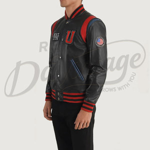 Blouson universitaire en cuir noir pour homme avec empiècements rouges aux épaules, patch personnalisé et poignets côtelés rayés - Product Image 5