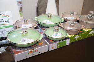 Ensemble de 3 casseroles en aluminium moulé sous pression, durables et écologiques, revêtement antiadhésif en céramique, passe au lave-vaisselle, design moderne, marque HOCA - Product Image 5