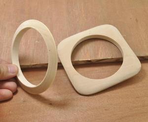 กำไลข้อมือไม้ธรรมชาติทำมือ เครื่องประดับรักษ์โลก ดีไซน์ทันสมัย ของขวัญพรีเมียมสำหรับผู้หญิงและเด็กผู้หญิง - Product Image 3