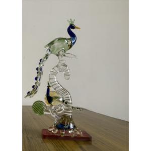 Figurine en verre soufflé à la main Paon sur branche, grande taille, design complexe, fabriquée en Inde, petite collection de verre pour la décoration intérieure - Product Image 1