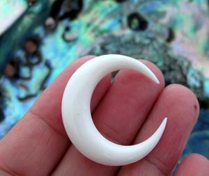 Joyería Artesanal de Cuerno de Búfalo para Mujer, Colgante de Luna de Cuerno de Búfalo, Collar de Luna Creciente de Cuerno de Color Natural para Mujer - Product Image 2