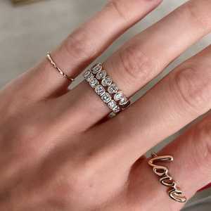 แหวนแต่งงานเพชรทรง Asscher Cut เพชรเลี้ยงในห้องปฏิบัติการแบบฝังขอบ 3.9 มม. ดีไซน์หรูหราทันสมัยสำหรับใส่ทุกวัน แหวนแบบ Eternity เต็มวง สามารถซ้อนกันได้ ทองคำแท้ 14K - Product Image 4