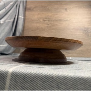 Plateau tournant en bois fait main, design minimaliste, finition polie, en bois massif, pour vaisselle - Product Image 1
