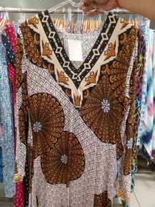 Vestido Midi de Satén Vintage con Estampado de Estrellas de Alta Calidad, Casual, con Botones, Cuello en V, Manga Abullonada, Corte Regular, para Mujer, Fiesta, Primavera, Verano - Product Image 3