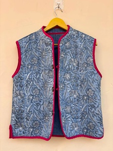 Chaleco Corto de Terciopelo Vintage con Bordado Suzani, Chaleco sin Mangas con Estampado Floral, Chaqueta Boho Hippie, Chaleco Bordado Étnico para Mujer, Invierno - Product Image 1