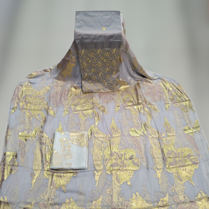 Conjunto Completo de Lujo Color Gris Plateado con Estampado Floral Fransawi Dirac y Panel Bordado en Oro para Bodas Somalíes - Product Image 1