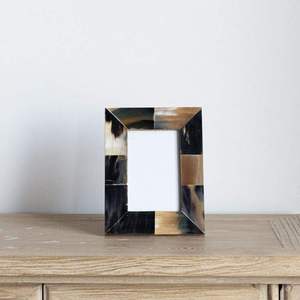 Cadre photo carré en corne de buffle véritable et résine, avec base métallique, pour décoration de table, durable, de qualité supérieure, en promotion - Product Image 6
