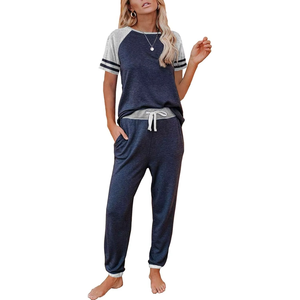 Ensemble pyjama 2 pièces pour femmes, pantalon de jogging, manches courtes, ensemble de détente, vêtements de nuit doux avec poches - Product Image 1