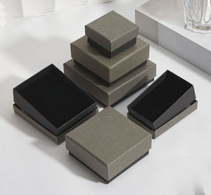 Caja de Regalo Rígida de Lujo para Velas con Tapa y Base, Empaque Personalizado con Laminado Mate o Brillante, Caja Rígida Superior e Inferior Personalizada - Product Image 1