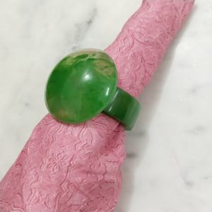 Servilleteros de resina únicos fucsia para todos los días y Decoración de mesa de fiesta, servilleteros redondos de fundición de resina para uso ocasional - Product Image 3