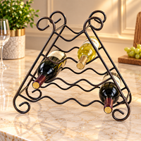Meilleur support à vin en métal design, porte-bouteilles 10 places avec cadre décoratif à motifs et supports ondulés pour présentation de bar à domicile