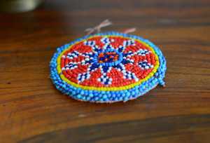 Sous-verre de luxe artisanal de qualité supérieure avec motif de perles mandala colorées, élégant et éclatant, motif de perles multicolores, respectueux de l'environnement - Product Image 3