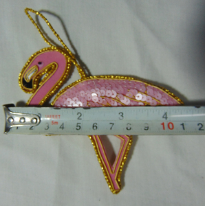 เครื่องประดับตกแต่งต้นคริสต์มาสรูปนกฟลามิงโก งานฝีมือคุณภาพสูง ปักลูกปัดอะคริลิคหลากสีสัน ของขวัญสำหรับแขวนต้นคริสต์มาส ตกแต่งบ้าน - Product Image 6