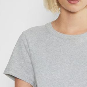 T-shirts décontractés pour femmes à épaules tombantes, coupe ample, avec logo personnalisable, à prix avantageux pour les acheteurs en gros / Décontracté - Product Image 3