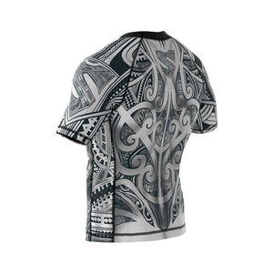 Rashguard MMA unisexe personnalisé à manches courtes 220 GSM 100% polyester UPF50+ respirant Fabricant OEM - Product Image 5