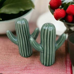 Juego de Salero y Pimentero de Cerámica con Diseño de Cactus |   Vajilla con Acabado Retro Glaseado |   Accesorio Decorativo Ecológico para Cocina y Comedor - Product Image 2