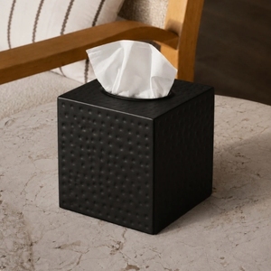 Caja Dispensadora de Papel Tisú Cuadrada de Metal Martillado Negro Mate al por Mayor, Accesorio Moderno para Baño, Suministro para Hostelería - Product Image 1
