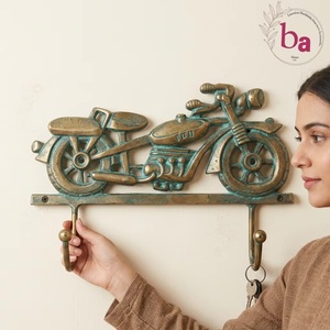 Porte-manteau mural vintage en fonte pour moto, 2 crochets réglables, écologique, auto-adhésif, fait main, décoratif - Product Image 5