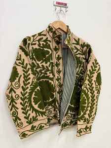 Chaqueta Bordada de Algodón Suzani Beige para Mujer, Patrón Floral Verde Oscuro, Bordado con Hilo, Manga Larga, Estilo Boho Vintage - Product Image 3