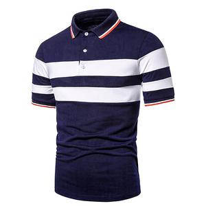 Polo de Punto a Rayas para Hombre, Manga Corta, Diseño Casual con Bloques de Color, Azul Marino, Blanco y Detalles Rojos - Product Image 1
