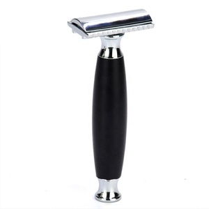 Ensemble de rasage de haute qualité en poils de blaireau Silvertip avec logo, pinceau à raser et brosse à cheveux pour hommes - Product Image 3