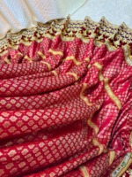 Robe de soirée bohème longue en velours rouge brodée d'inspiration afghane avec manches lanternes et perles