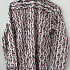 เสื้อเชิ้ตพิมพ์ลายดอกไม้สไตล์ลำลองสำหรับผู้หญิง ผ้าฝ้ายเนื้อนุ่ม ปกติดกระดุม สีชมพูและเบจ ลดราคา - Product Image 5