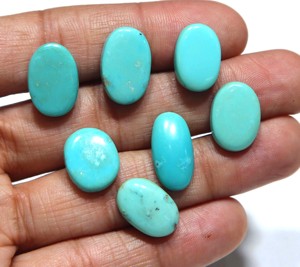 Pierre de turquoise naturelle polie d'Arizona, cabochon ovale de turquoise de Kingman d'Arizona pour la fabrication de bijoux en gros - Product Image 1