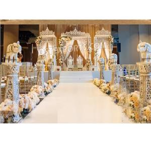 Magnífico Mandap Blanco para Boda Fusion, Mandap Circular Blanco con Decoración Floral y Pilares Tallados para Vidhi Gujarati, Mandap para Vivah - Product Image 5