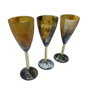 Vaso de Cuerno Natural Tallado a Mano con Diseño Único - Product Image 2