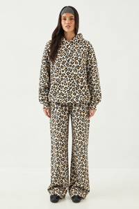 Ensemble de survêtement 2 pièces pour femme, blanc et jaune, effet délavé, imprimé léopard, hiver, sweat à capuche oversize et pantalon large, streetwear décontracté pour femme - Product Image 1