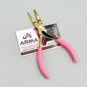 Pinza Profesional para Extensiones de Cabello de Acero Inoxidable de Grado Quirúrgico con Superficie Plana y Mango Dorado y Rosa con Etiqueta Privada - Product Image 5