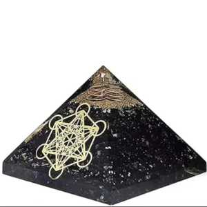 Pyramide d'orgone artisanale Grille de Metatron en tourmaline noire, cristal REIKI pour l'équilibrage des sept chakras par Ruhi Agate - Product Image 3