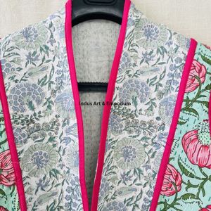 Chaqueta de algodón acolchada vintage hecha a mano, chaqueta de algodón vintage Jaipuri de manga larga - Product Image 4