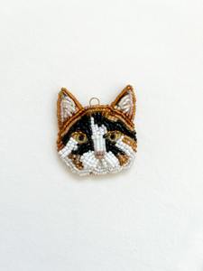 Correa de cuentas hecha a mano para el Día del Partido, cordón bordado con lentejuelas rojas y letras blancas, llavero para bolso deportivo - Product Image 5