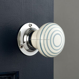 Meilleure qualité Design moderne bouton en résine simple meuble bouton d'armoire pour cuisine et armoire prix de gros poignées de porte et de fenêtre - Product Image 2