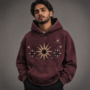 Sweat-shirt à capuche doux et confortable pour homme, design vintage, tissu délavé, broderie détaillée, broderie vieillie - Product Image 4