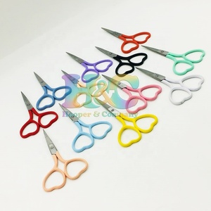 High Quality Mini Sharp Straight Blade Heart Beauty Ceramic Handle Stainless Steel <b>Cuticle</b> <b>Scissors</b> Solid Pink Wholesale Price - Product Image 2
