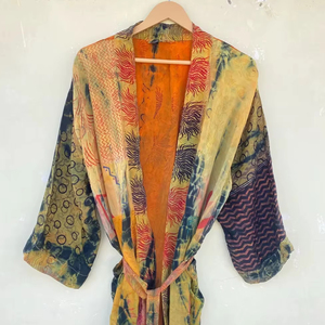 Kimono en soie fait à la main pour femmes Tie-Dye Long Robe Beach Cover Up Taille libre pour les saisons printemps été automne - Product Image 1