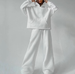 Survêtement personnalisé 2-en-1 pour femme, hiver, écologique, léger, uni, à capuche, en polyester anti-boulochage, coupe classique, avec cordon de serrage - Product Image 1
