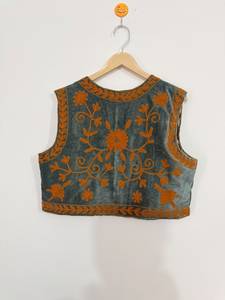 Velvet Suzani Embroidery Lightweight Floral Streetwear Vest <b>Coat</b> <b>Women</b> Handmade Boho Ethnic Crew Neck <b>Sleeveless</b> Short Jacket - Product Image 4