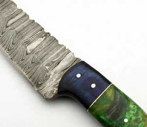 Couteau utilitaire artisanal en acier Damas avec manche en bois de résine segmenté - Product Image 5